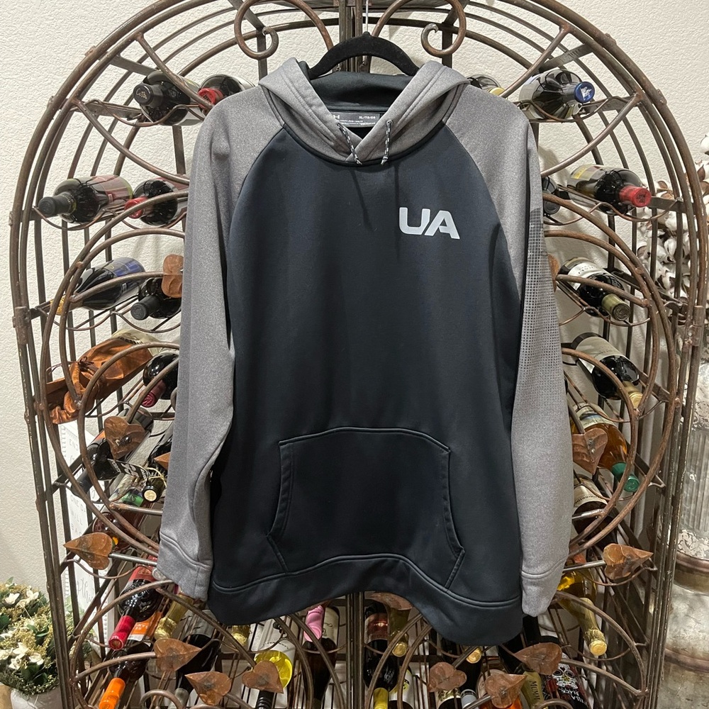 Men’s Cold Gear Under Armour Loose Fit Black and Gray Hoodie XL